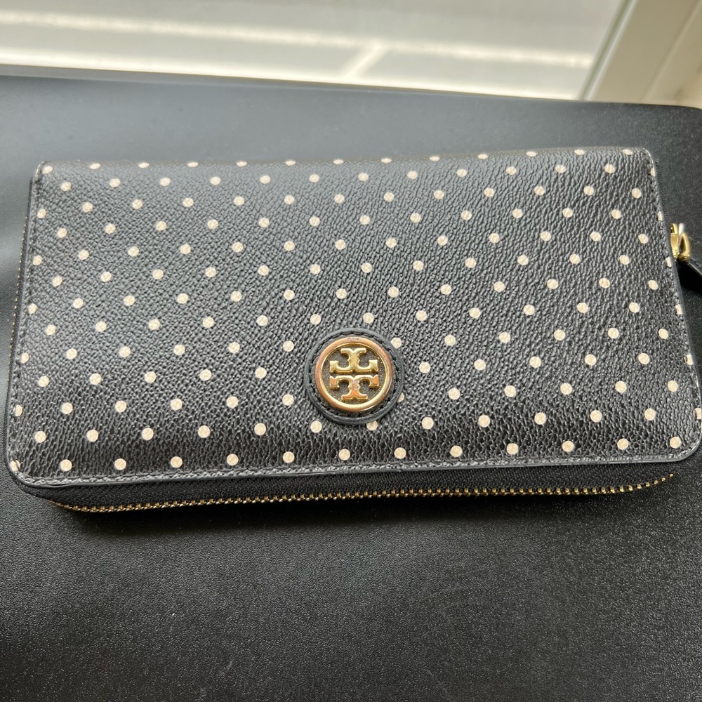 Polka dot wallet